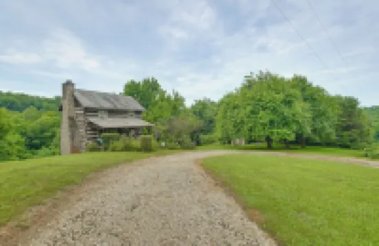 3 Mi to River: 11-acre Retreat in Rural Stockport
