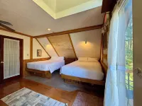 Spacious 8 Bdrm Chalet Set up for Large Group Entertaining!