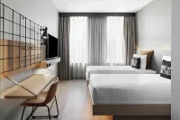 Moxy Alfragide Lisboa Hotels in Amadora