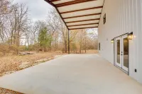 Serene Yantis Getaway - 1 Mi to Lake Fork!
