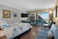 The Tides by the Sea Hotels near At The Water's Edge