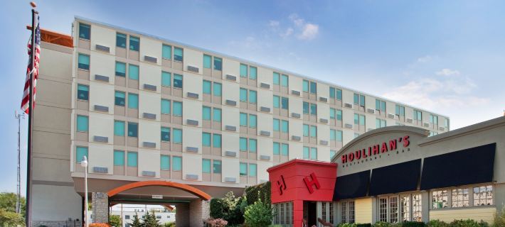Holiday Inn MANHATTAN AT THE CAMPUS by IHG Hotels in Riley County