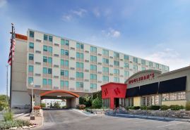 Holiday Inn MANHATTAN AT THE CAMPUS by IHG