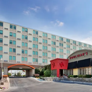 Holiday Inn MANHATTAN AT THE CAMPUS by IHG