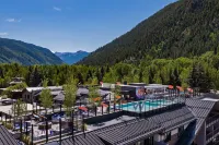 The Sky Residences at W Aspen - piscine