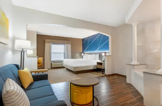Comfort Suites East Brunswick - South River Hotels in Middlesex County