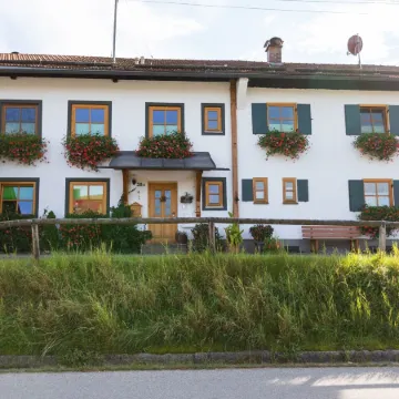 Alpenapartment Mit Garten