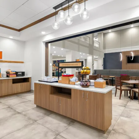 Hampton Inn & Suites Pensacola/I-10 Pine Forest Road
