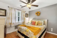 Valley View Treehouse - Holiday Hills Branson Golf Resort Outdoor Pools