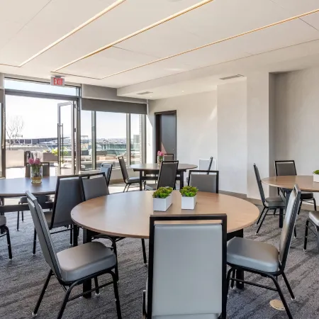 Cambria Hotel Washington D.C. Navy Yard Riverfront Отели рядом с достопримечательностью «Концертный зал The Anthem»
