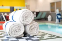 Tru by Hilton Grimes des Moines - Pools