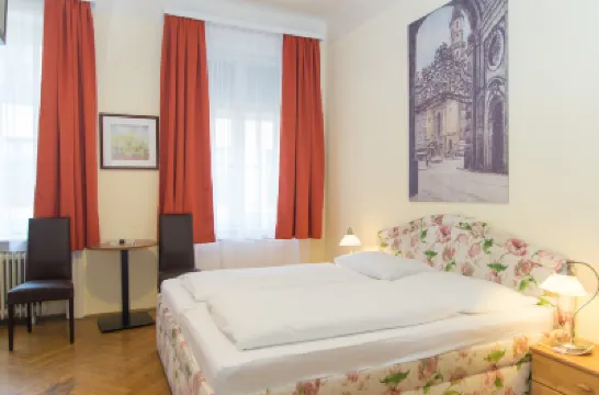 Pension Lehrerhaus โรงแรมใกล้บูร์กเธียเตอร์