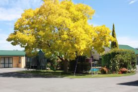 Commodore Court Motel