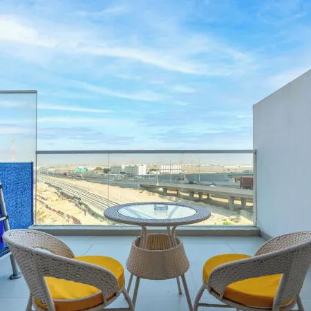Lux BnB Gemz-AL Furjan Private Pool Отели рядом с достопримечательностью «Джебель-Али»