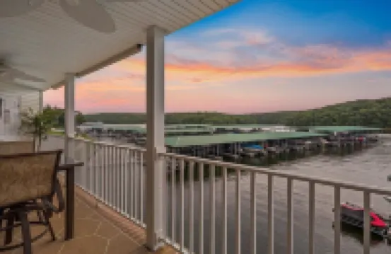 Lakeview Condo, Pools, Patio With Grill, Near PB2 Launch