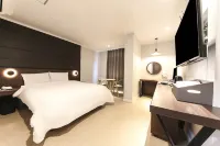 Geojedo Jangseungpo Hotel Carara - Bintang 2