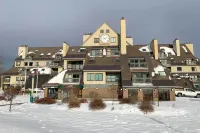 Walk to Lifts and Village! Killington Mountain Condo - Fitnessstudio