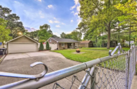 Pet-Friendly Taylor Home w/ Backyard Oasis!