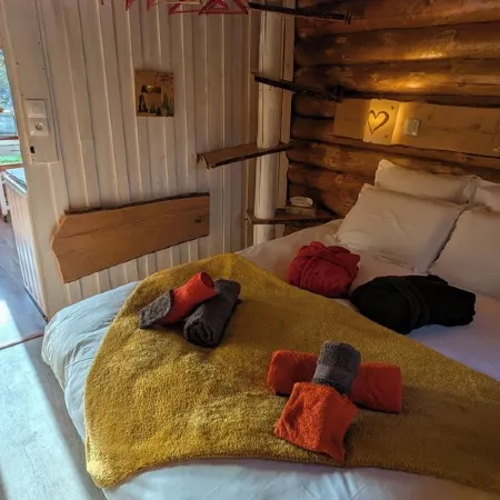 Meet with unusual… you will experience a change of scene! Private spa jacuzzi.