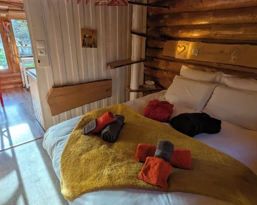 Meet with unusual… you will experience a change of scene! Private spa jacuzzi. Hôtels à : Tendon
