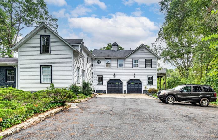 Spacious Durham Home w/ Fire Pit & Hot Tub!