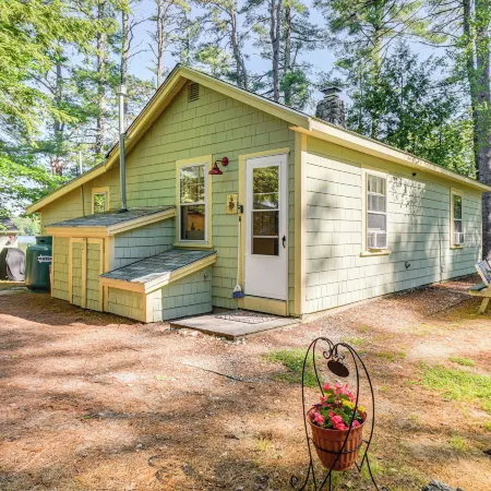 Lake Ivanhoe Family Escape w/ Fire Pit!