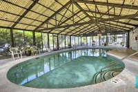4 Mi to Cherry Grove Beach: Studio w/ Pool Access - en bord de mer