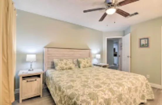 Gulf Views & Patio: Lovely Galveston Condo!