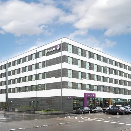 Premier Inn Stuttgart Zuffenhausen Отели рядом с достопримечательностью «Цуффенхаузен»