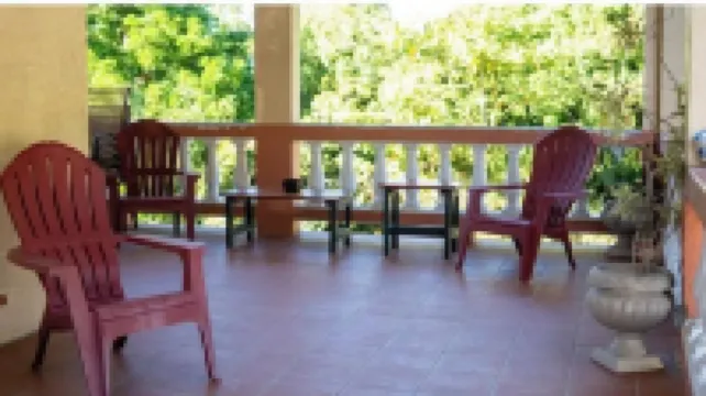 FAMILY GETAWAY LOCATION Spacious four-bedroom home near beaches