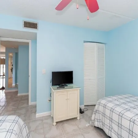 Oceanfront Condo! Just 1-Minute Walk to the Beach!