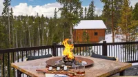 Skate Bowl, Climbing Wall, Arcade Breckenridge Adventure Chalet by Avantstay - Country Houses
