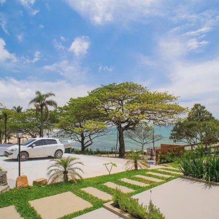 Beachfront Condominium in Morro das Pedras - Ftss