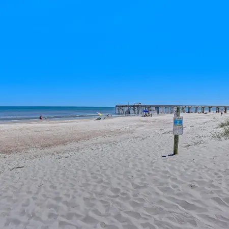 Freshly Renovated 2Br Dream Condo Beachfront Stunning Views