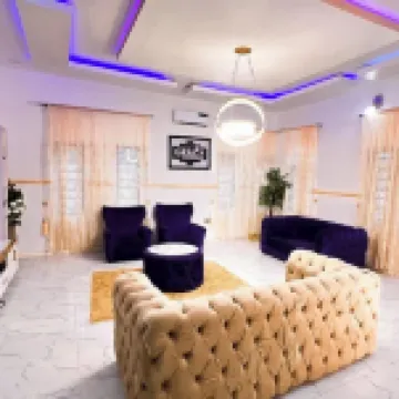 Danny's Shortlet Apartment