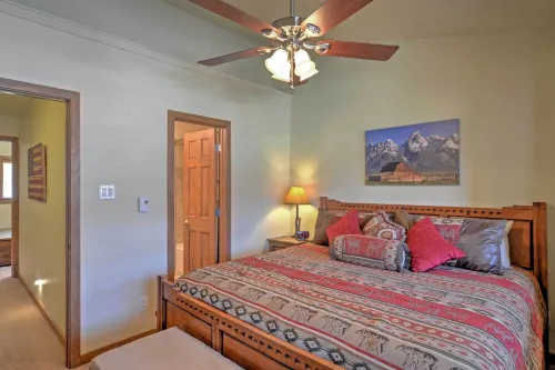 Red River Home w/ 2 Balconies - 1 Block to Main St - Lejligheder
