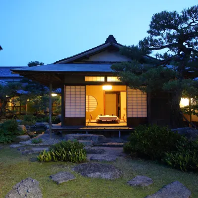 Yoyokaku Hotels near Hamasaki Station