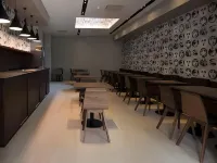 Square Hotel - breakfast