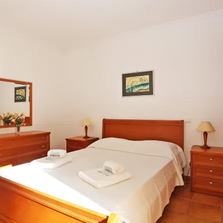 C20 - Meia Praia Beach 3 Bed Apartment