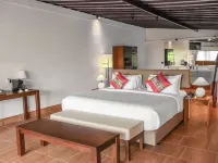 Chaloklum Residence By Kupu Kupu Phangan Hotels near Big Mountain