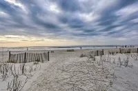 Ocean Views + Pool Access: Hilton Head Getaway - Villas