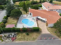 Greet Hotel Castres Saix - Pools