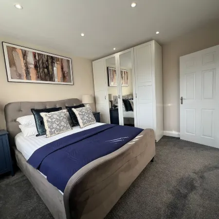 Harrow Family Home with Garden & Drive