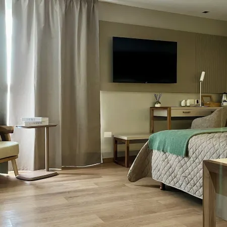 Empire Hotel Buenos Aires by HS Отели рядом с достопримечательностью «Железнодорожный вокзал Онсе»