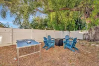 Historic 4B Sleeps 8 Backyard Firepit Bikes