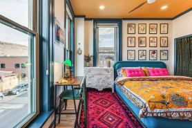 Shop, Dine, Unwind! Couples Retreat in Dtwn Golden