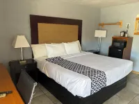 Budget Inn - parking