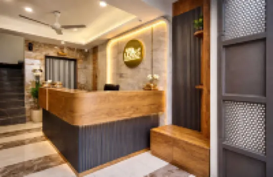 Raw Leaves - Premium Family & Business Hotel Near Rajkot Railway Station