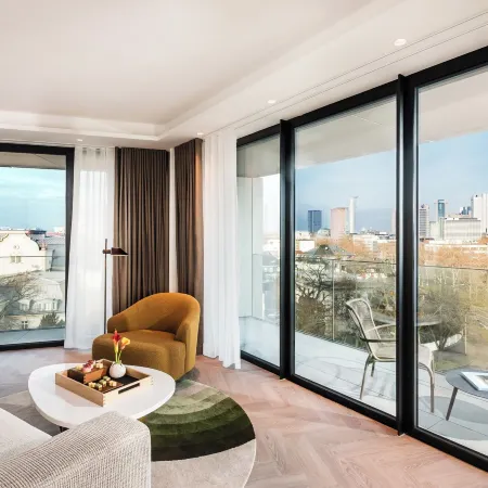 Kennedy 89 Hotel Frankfurt, part of Hyatt Отели рядом с достопримечательностью «Заксенхаузен»