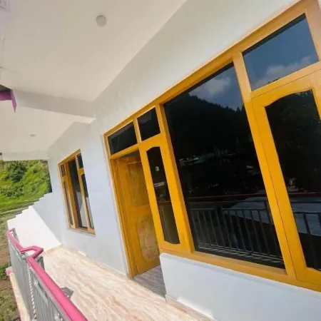 Barot Palace Отели в г. Округ Манди